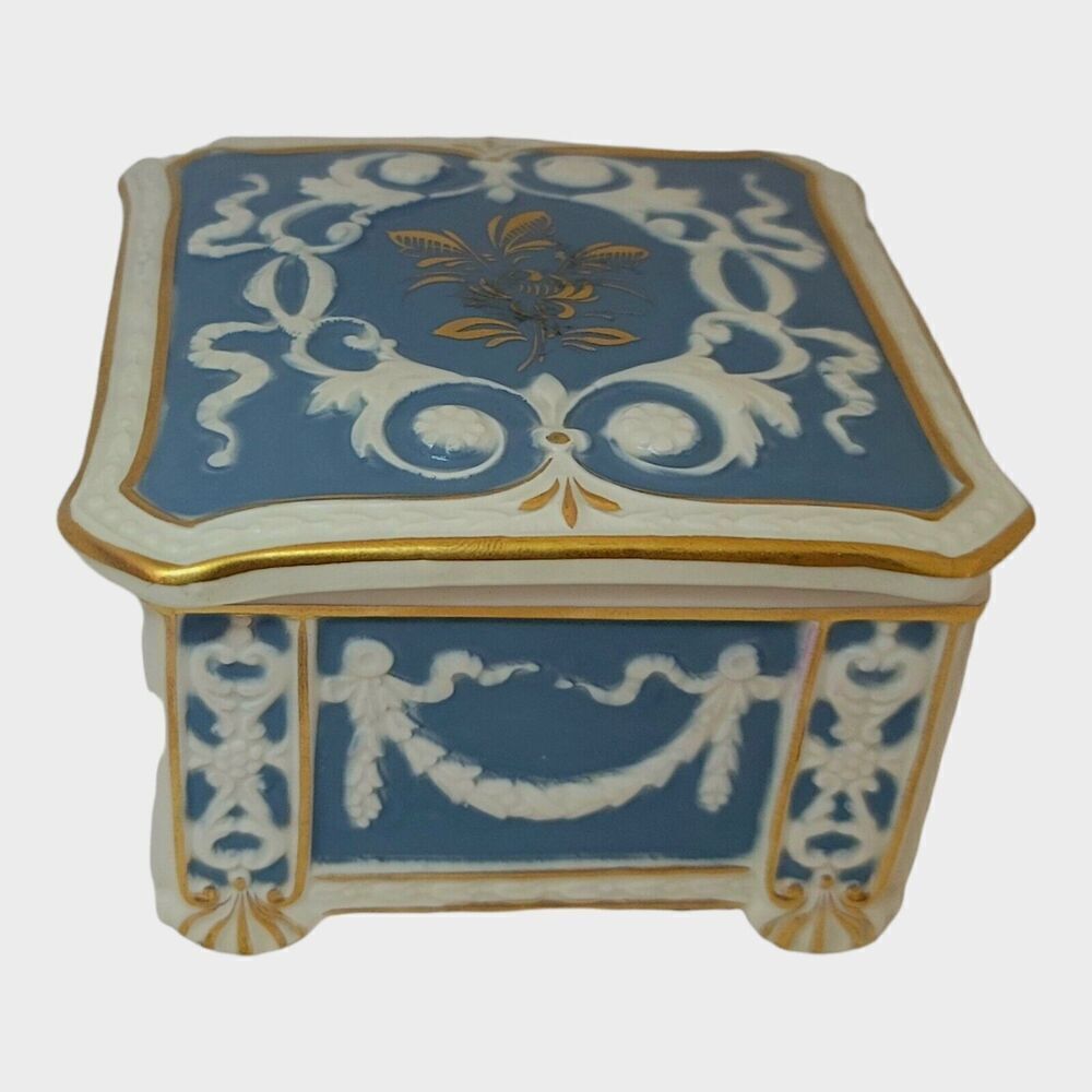 VINTAGE ITALIAN JASPER WHITE ON PALE BLUE GOLD TRIM TRINKET POWDER BOX BY PAUL'S